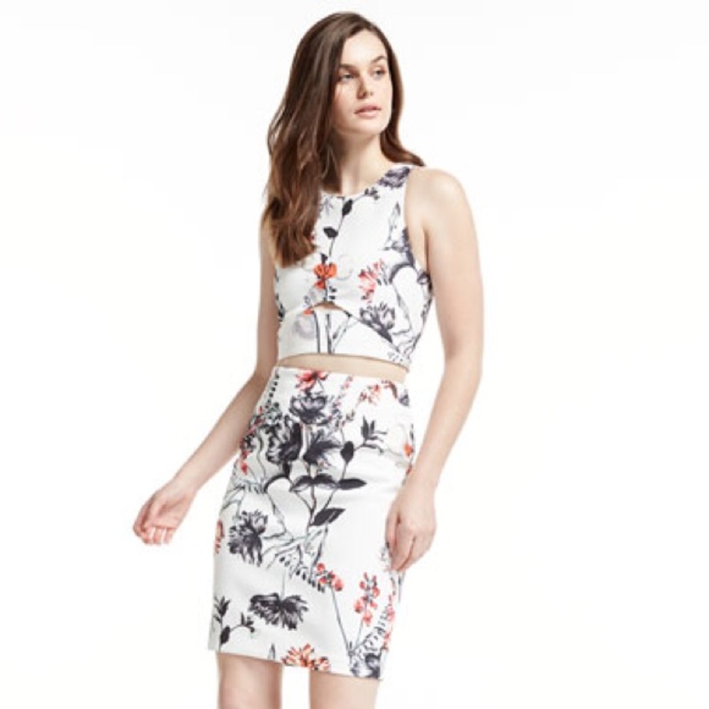 🌟Revolve Floral Crop Top🌟